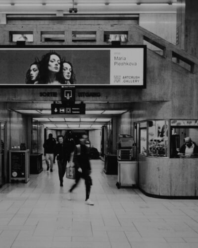 Analogue black and white photography by Jeroen Busschers of Brussels railway station